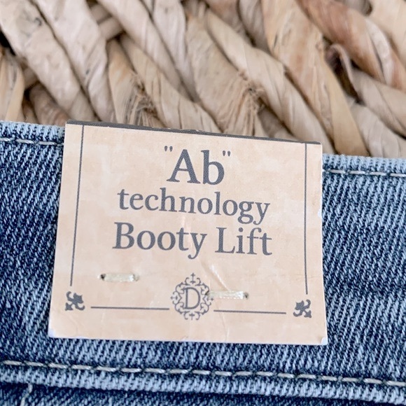 Democracy Ab Technology Ankle Skimmer - Picture 13 of 16